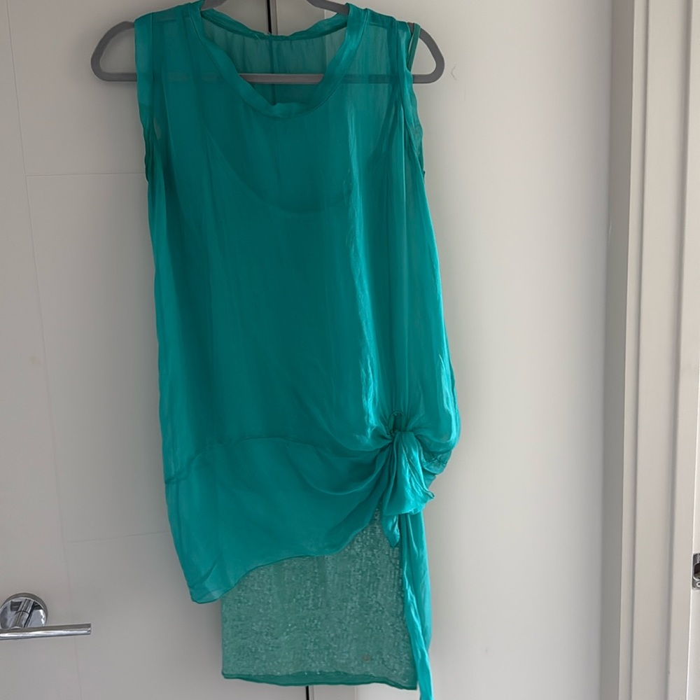 suit 2 items (dress and blouse)